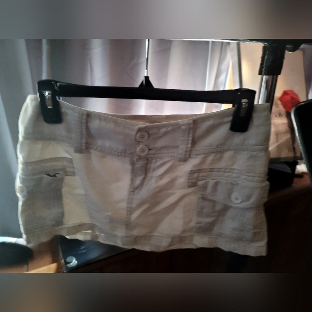 Hollister, size 1, white mini skirt